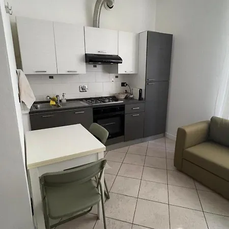 Piccolo Gioiello In Città, Pratico E Appartement